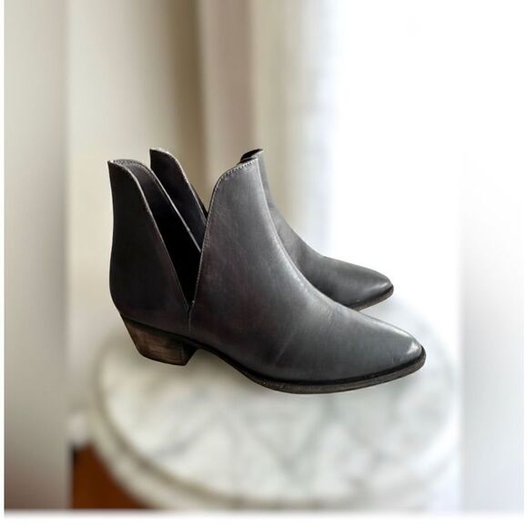 Free People Leather Charm Double V Ankle Boots Size 38.5 - Picture 5 of 16